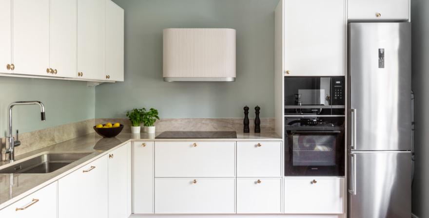Moderni_vaalea_valkoinen_l-keittiö_4185