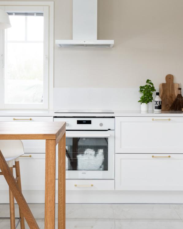 Moderni Yläkaapiton keittiö
